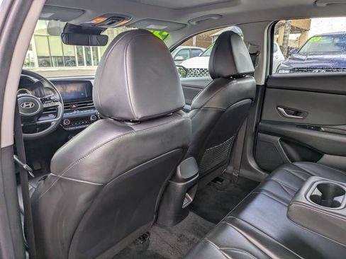 Certified 2025 Hyundai Elantra Limited image 26