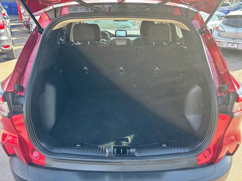 Used 2020 Ford Escape SE image 9