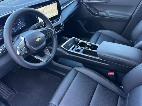 New 2026 Chevrolet Equinox LT w/ Convenience Package II FWD image 10
