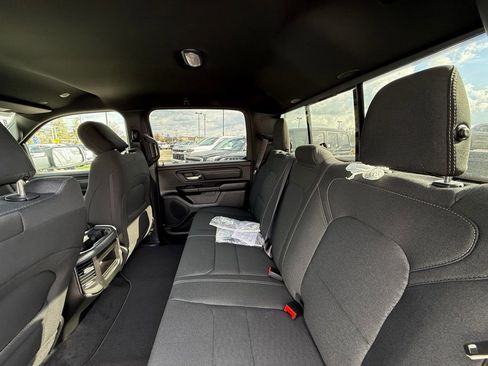 New 2026 RAM 1500 Express AWD/4WD image 27