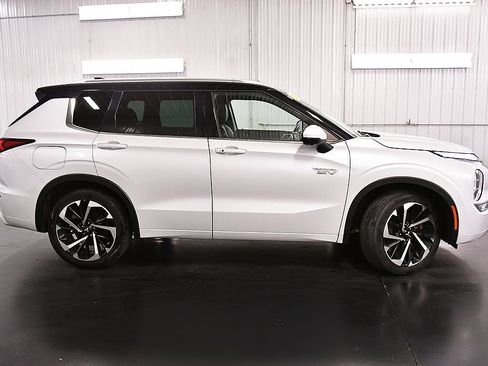 Used 2023 Mitsubishi Outlander SEL AWD/4WD image 7