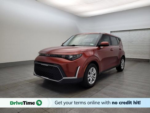Used 2023 Kia Soul LX image 1