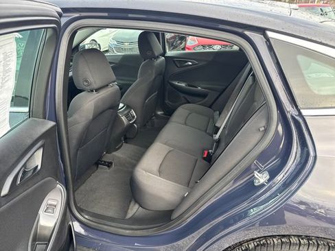 Used 2025 Chevrolet Malibu LT image 14