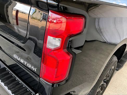 Used 2021 Chevrolet Silverado 1500 Custom RWD image 29