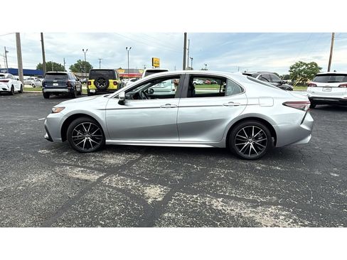 Certified 2024 Toyota Camry SE FWD image 4