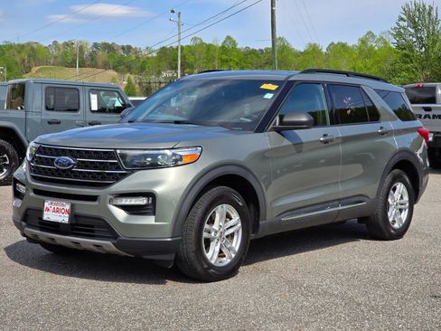 Used 2020 Ford Explorer XLT w/ Equipment Group 202A image 2