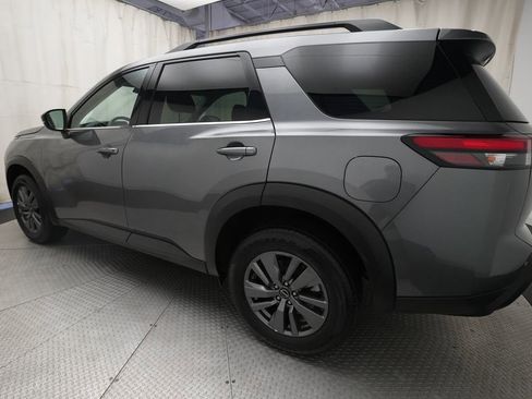 Used 2024 Nissan Pathfinder SV AWD/4WD image 32