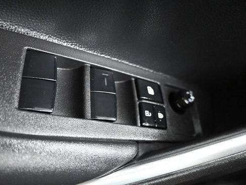 Used 2024 Toyota Corolla Cross LE FWD image 27