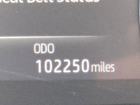 Used 2022 Toyota Highlander XLE image 30