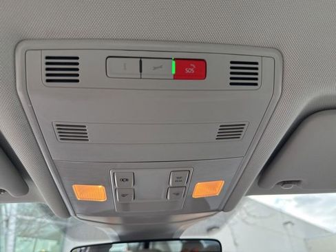 Certified 2023 Volkswagen Jetta SE image 38