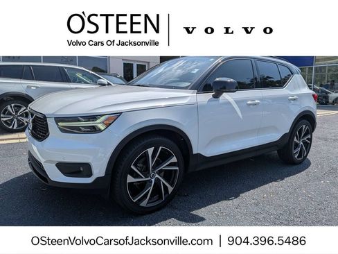 Used 2020 Volvo XC40 T4 R-Design FWD image 1