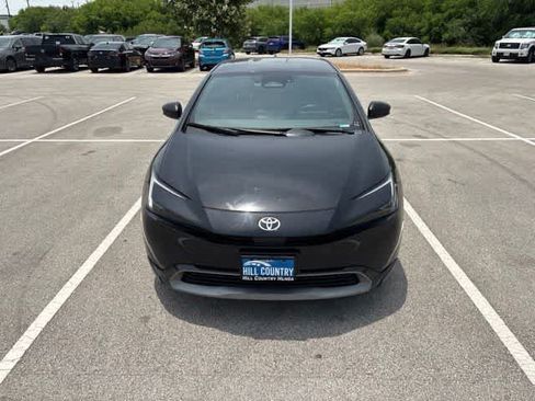 Used 2023 Toyota Prius XLE FWD image 8