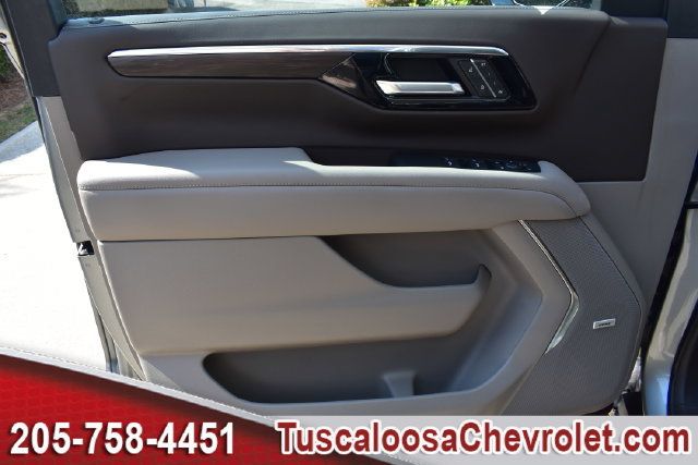 Used 2025 Chevrolet Suburban Z71 w/ Comfort Package AWD/4WD image 21