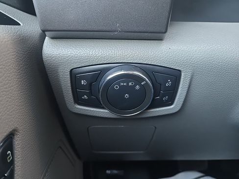 Used 2015 Ford F150 XLT image 49