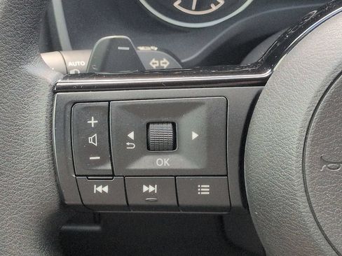 Used 2022 Nissan Rogue SV FWD image 23