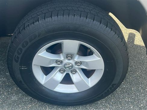Used 2016 RAM 1500 Express image 12