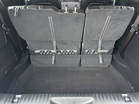 Used 2023 Chrysler Pacifica Limited w/ S Appearance Package image 16