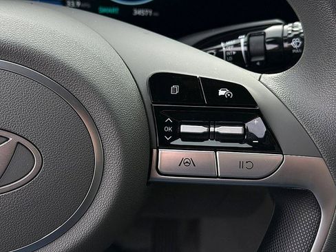 Certified 2024 Hyundai Elantra SEL image 16