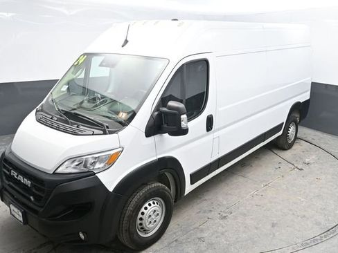 Used 2024 RAM ProMaster 2500 w/ Convenience Group image 23