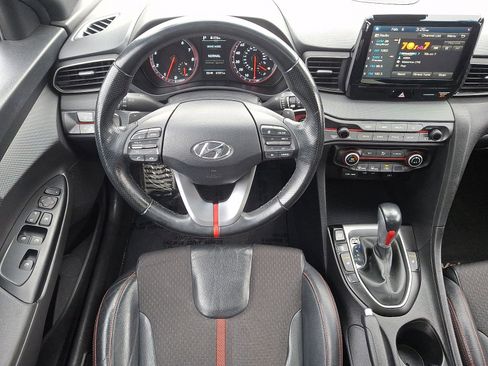 Used 2019 Hyundai Veloster Turbo image 11