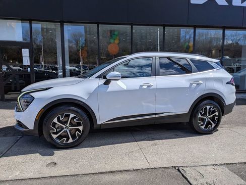 Used 2024 Kia Sportage EX image 10