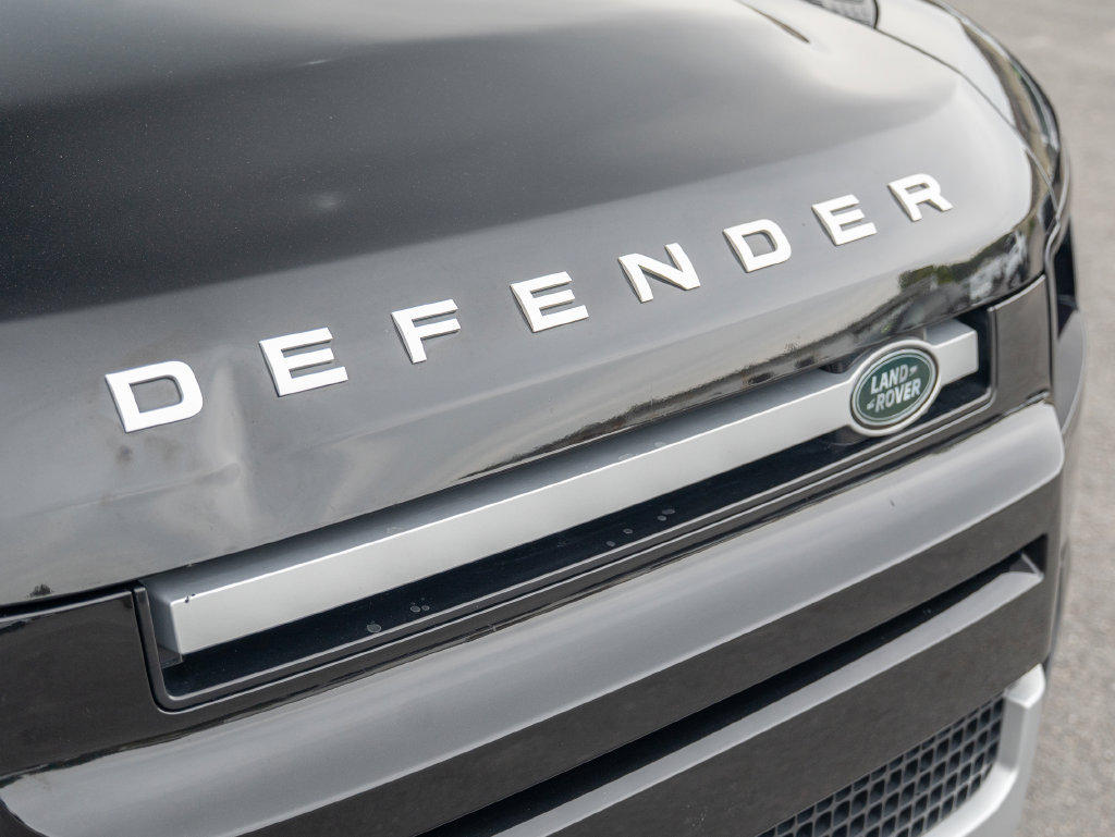 Used 2023 Land Rover Defender 110 SE AWD/4WD image 17