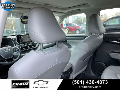 Used 2021 Toyota Highlander XLE image 28