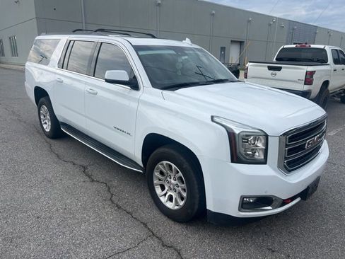 Used 2019 GMC Yukon XL SLT w/ Open Road Package AWD/4WD image 3