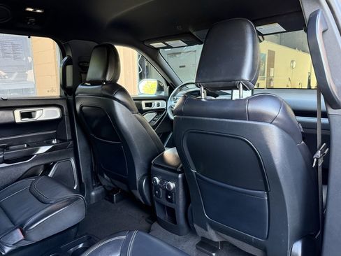 Used 2020 Ford Explorer ST w/ Premium Technology Package image 17