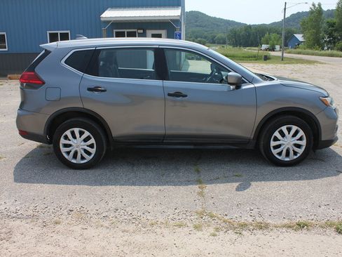 Used 2017 Nissan Rogue S AWD/4WD image 4
