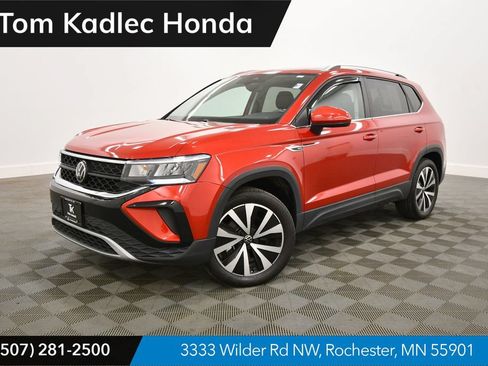 Used 2023 Volkswagen Taos SE w/ Panoramic Sunroof Package AWD/4WD image 1