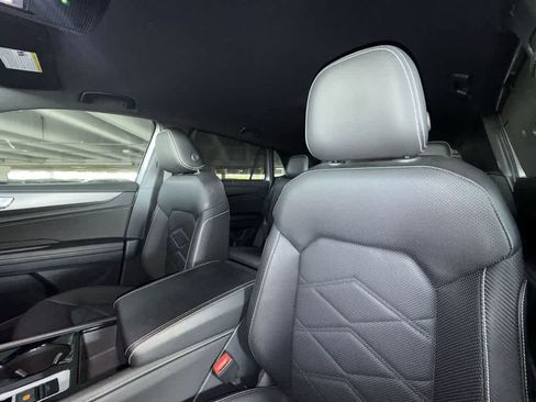 Certified 2024 Volkswagen Atlas Cross Sport SE FWD image 14