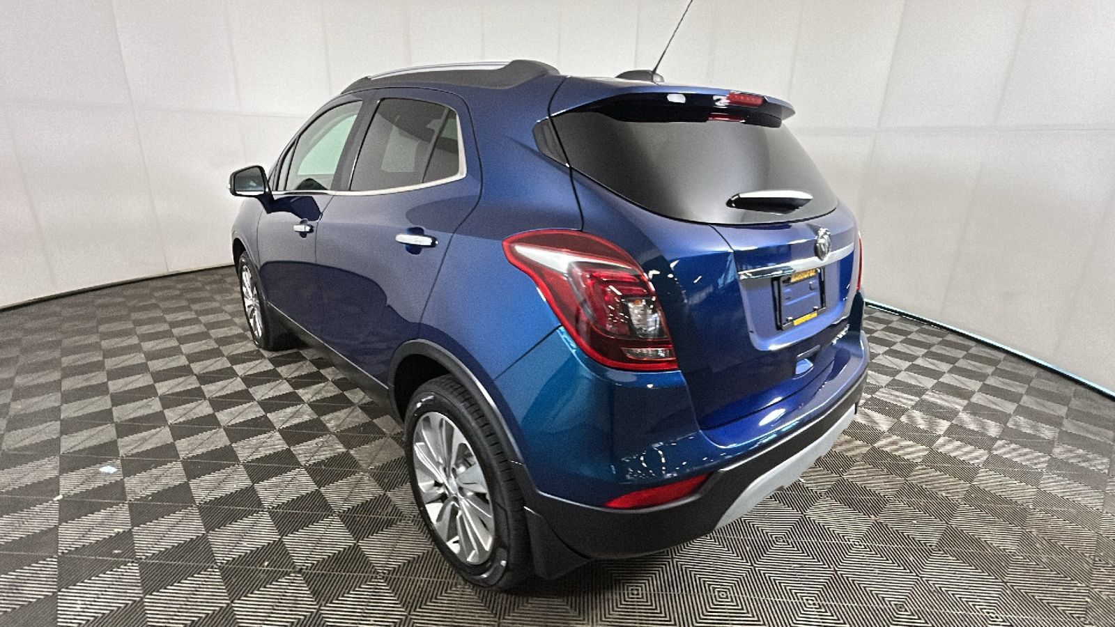 Used 2019 Buick Encore Preferred AWD/4WD image 5