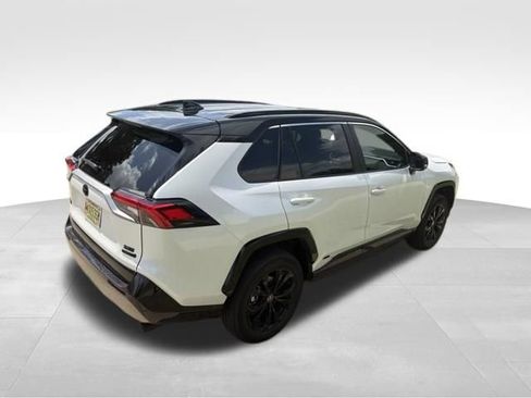 Used 2024 Toyota RAV4 XSE AWD/4WD image 3