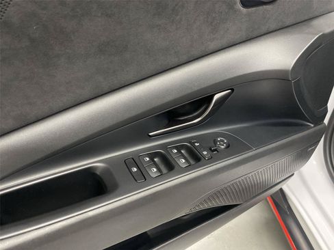 Used 2022 Hyundai Elantra N FWD image 19