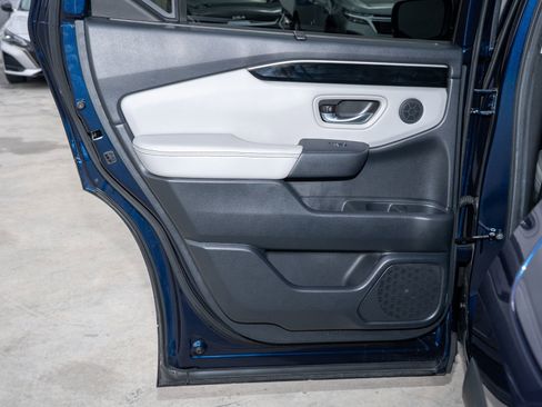 Used 2025 Honda Pilot EX-L image 14