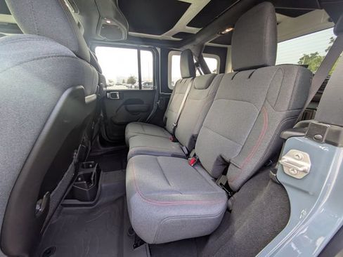Used 2024 Jeep Wrangler Unlimited Rubicon w/ Technology Group AWD/4WD image 14