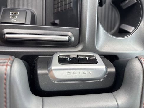Used 2025 Ford Expedition Active AWD/4WD image 23