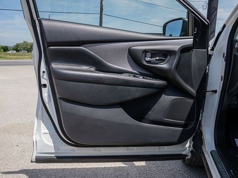 Used 2023 Nissan Murano SV FWD image 10