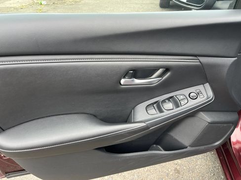 Used 2025 Nissan Sentra SV FWD image 18