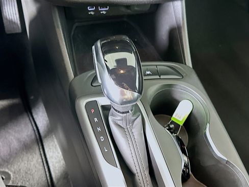 Used 2025 Buick Envista Preferred image 25