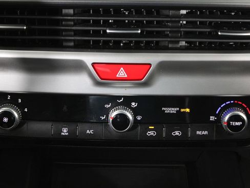 Used 2021 Kia Telluride LX image 19