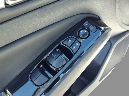 Used 2025 Nissan Altima 2.5 SR w/ SR Premium Package image 17