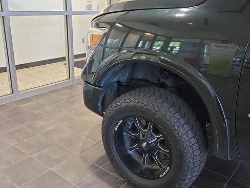 Used 2019 Nissan Titan PRO-4X AWD/4WD image 8