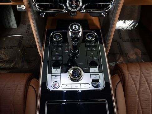 Used 2021 Bentley Flying Spur W12 AWD/4WD image 32