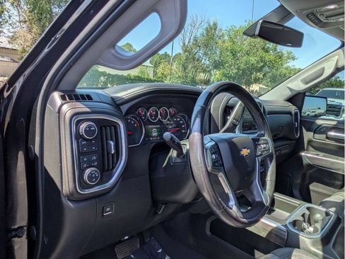 Used 2021 Chevrolet Silverado 1500 LTZ AWD/4WD image 11