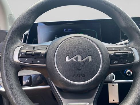 Used 2023 Kia Sportage LX AWD/4WD image 18
