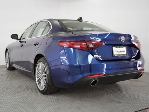Used 2018 Alfa Romeo Giulia Ti w/ Quick Order Package 22X Lusso AWD/4WD image 7