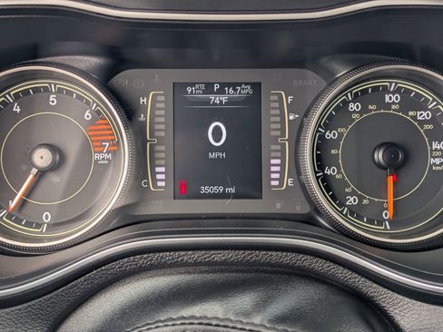 Used 2019 Jeep Cherokee Latitude w/ Popular Appearance Group image 21