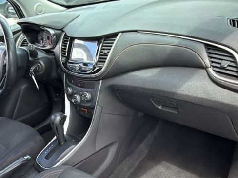 Used 2017 Chevrolet Trax LS w/ LPO, Cargo Package FWD image 40